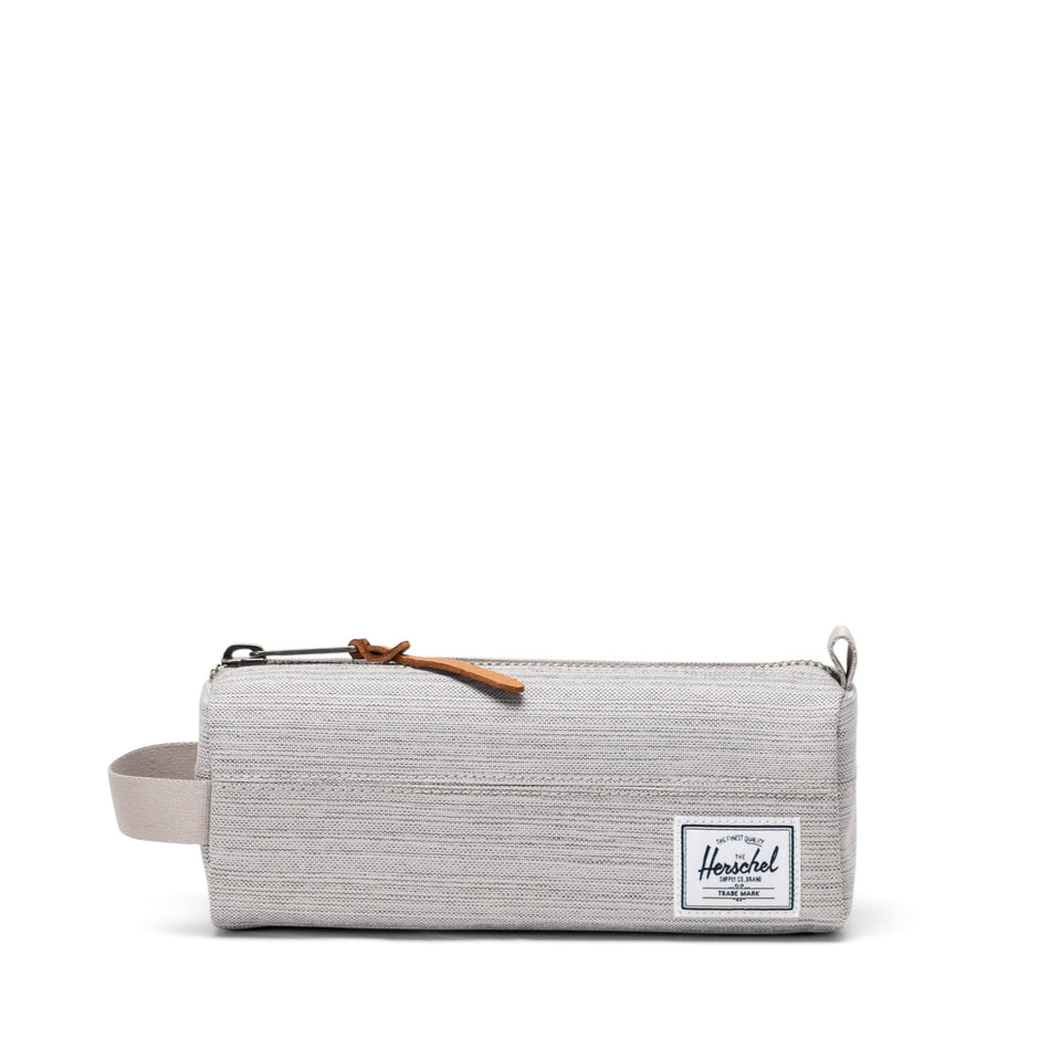 Valokuva tuotteesta Penaali Light Grey Crosshatch Settlement Case Herschel, kuuluu tuoteryhmään Kynäkotelot.