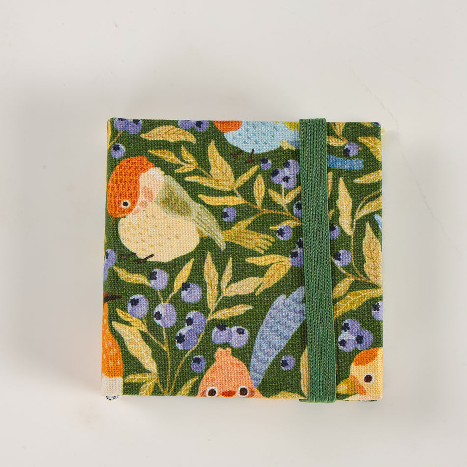 Valokuva tuotteesta Luonnoskirja 6 x 6 cm akvarellipaperi 300g 100% puuvilla, kuuluu tuoteryhmään Taidetarvikkeet.