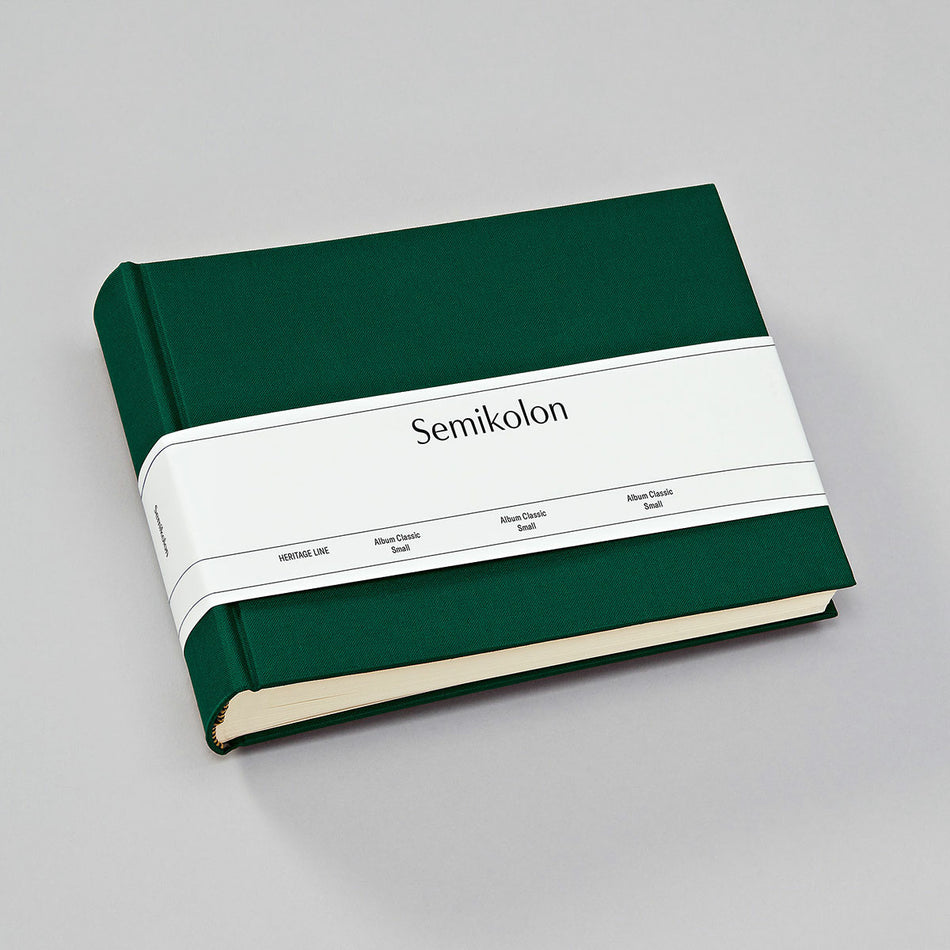 Valokuva tuotteesta Valokuva-albumi Semikolon Classic Small, forest, kuuluu tuoteryhmään Albumit ja keräily.