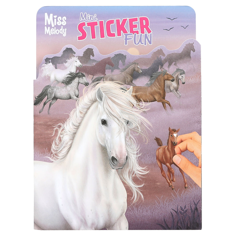 Valokuva kirjasta  Miss Melody Mini Sticker Fun, kuuluu tuoteryhmään Väritys-puuhakirjat.