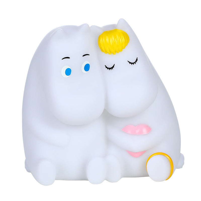 Valokuva tuotteesta Yövalo Muumi Halaus S rasiassa, kuuluu tuoteryhmään Sisustus kodin tarvikkeet.