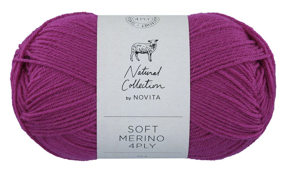 Valokuva tuotteesta Lanka Novita Soft Merino 4 PLY 50 g 780 neilikka, kuuluu tuoteryhmään Käsityötarvikkeet.
