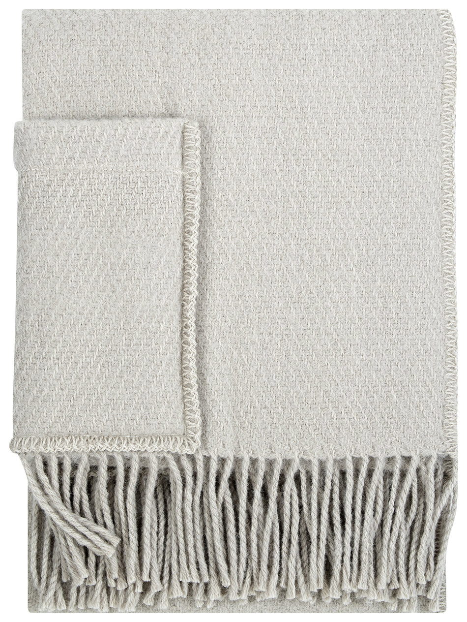 Valokuva tuotteesta Taskuhuivi Lapuan Kankurit Uni vaalea beige, kuuluu tuoteryhmään Asut asusteet.