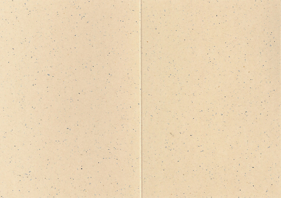 Valokuva tuotteesta Korttipohja A6/10 kpl taitettu hiekka beige, kuuluu tuoteryhmään Paperiaskartelu.