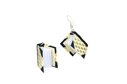 Korvakorut miniatyyri kirjat käsinsidotut