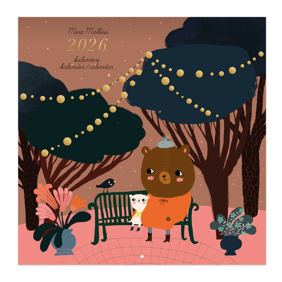 Valokuva tuotteesta Seinäkalenteri Mira Mallius 2026, kuuluu tuoteryhmään Seinäkalenterit.