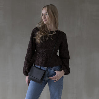 Jemma laukku Miiko hirvennahkaa, musta 20x16,5cm