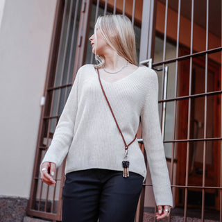 Avainkaulanauha Miiko pitkä ruskea hirvennahkaa pituus n. 124 cm