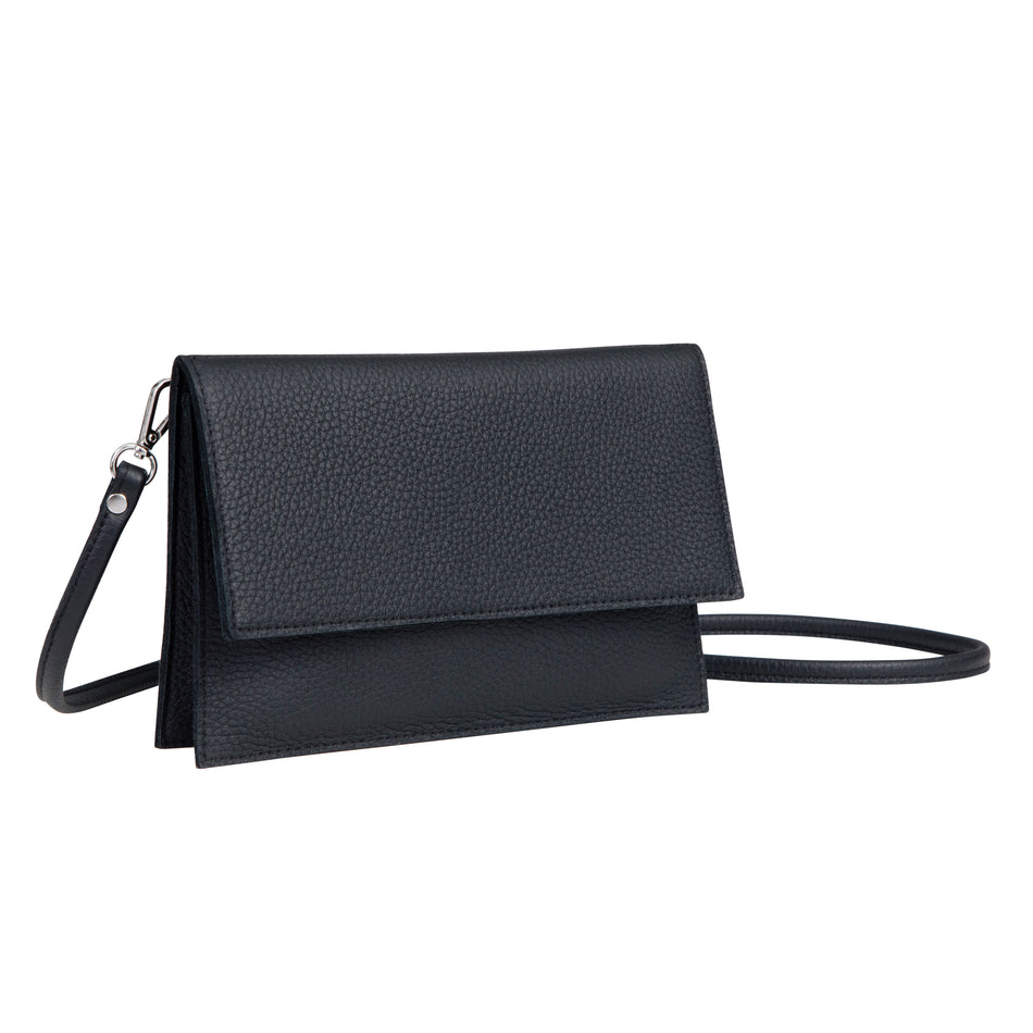 Valokuva tuotteesta Tuike laukku Miiko hirvennahkaa, musta 20x13,5cm, kuuluu tuoteryhmään Laukut kukkarot.