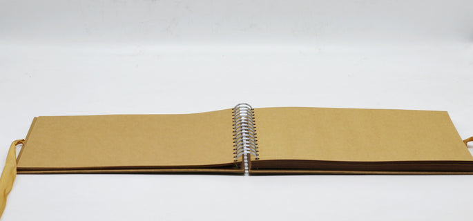 Leikekirja kraft, 40  kartonkilehteä, rusettisuljenta