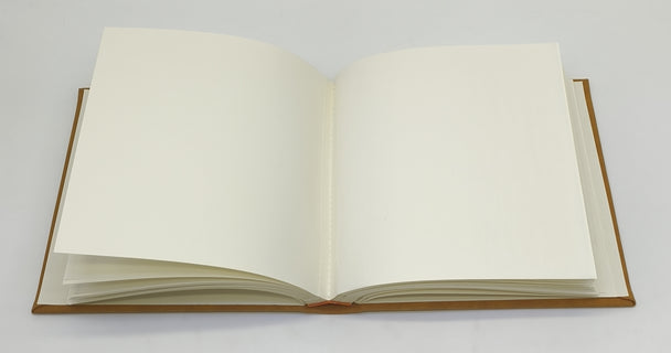 Valokuva-albumi Memories 24x24cm sidottu, 32 kartonkisivua silkkivälilehdillä, ruskea keinonahka