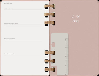 Kalenteri Moleskine 2026 12kk  Spiral Planner kovakantinen LG almond