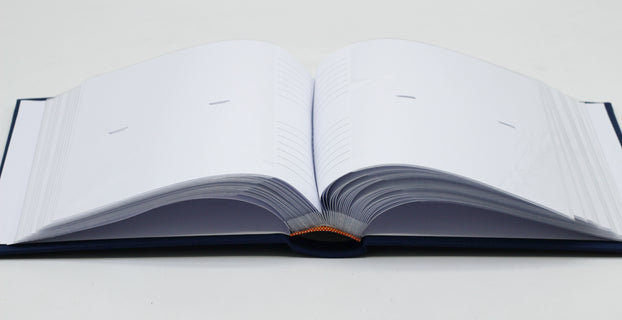 Valokuva-albumi, kirjasidottu slip-in 200 kuvalle, tummansininen