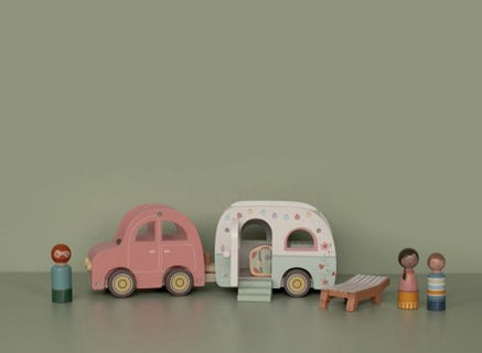 Auto ja asuntovaunu Little Dutch