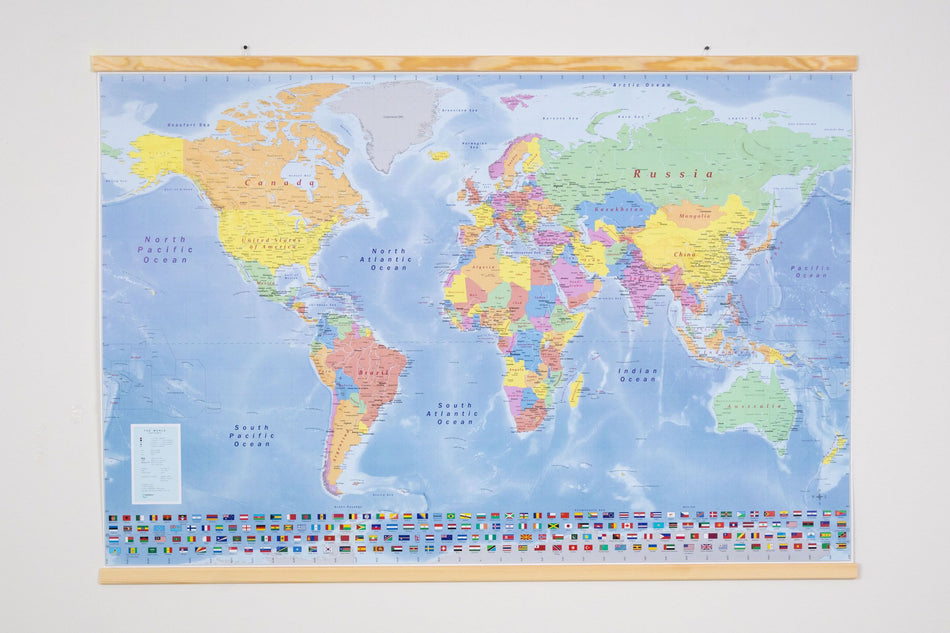 Valokuva kirjasta  GeoMetro World Map - including sticker sheet and wooden slats, kuuluu tuoteryhmään Ulkomaiset ja muut kartat.