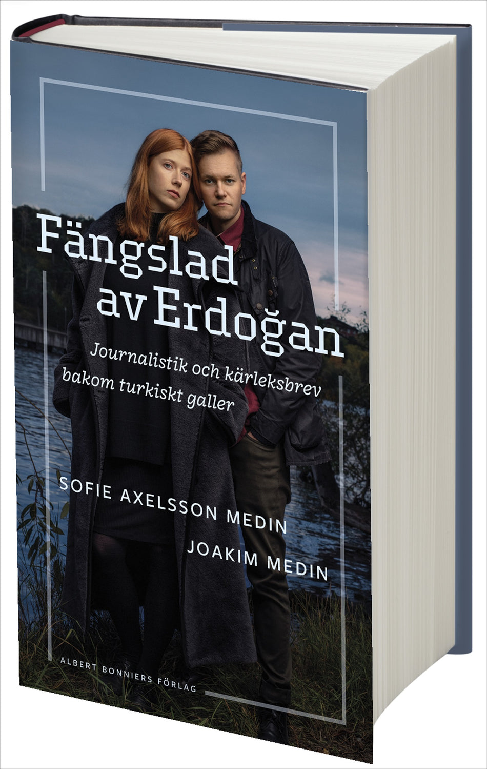 Valokuva kirjasta Sofie Axelsson Medin / Joakim Medin Fängslad av Erdoǧan : journalistik och kärleksbrev bakom turkiskt galler, kuuluu tuoteryhmään Ruots muu tieto.