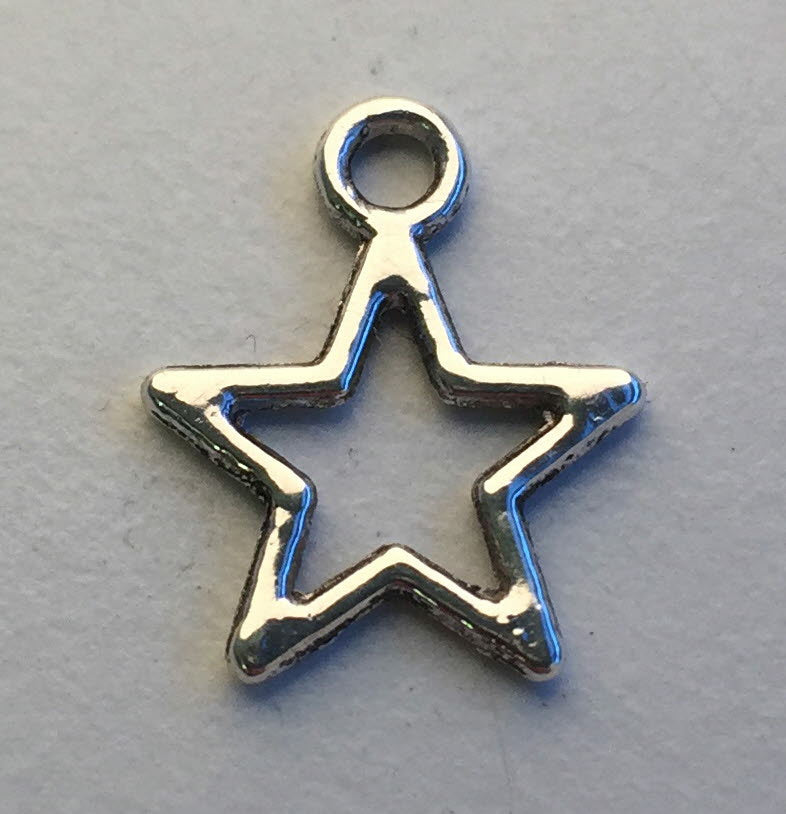 Valokuva kirjasta  ABC-klubben Hängen FK Stjärnor 30 st Berlock antiksilver 14x11mm, kuuluu tuoteryhmään Ruots lapset nuoret ja sarjakuvat.