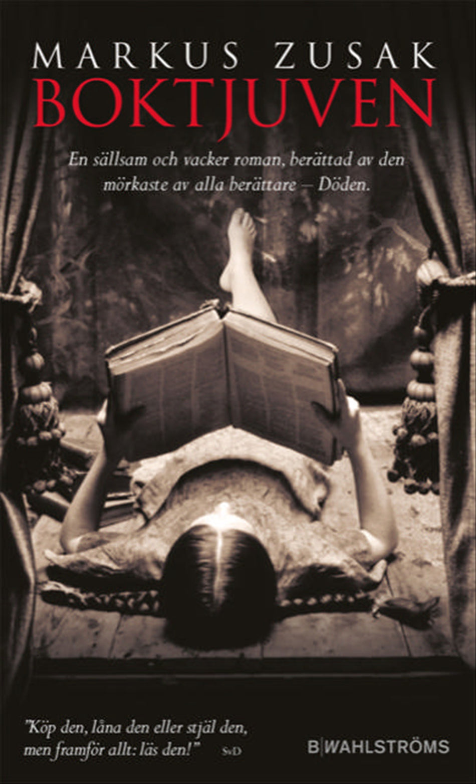 Valokuva kirjasta Markus Zusak Boktjuven, kuuluu tuoteryhmään Ruots lapset nuoret ja sarjakuvat.