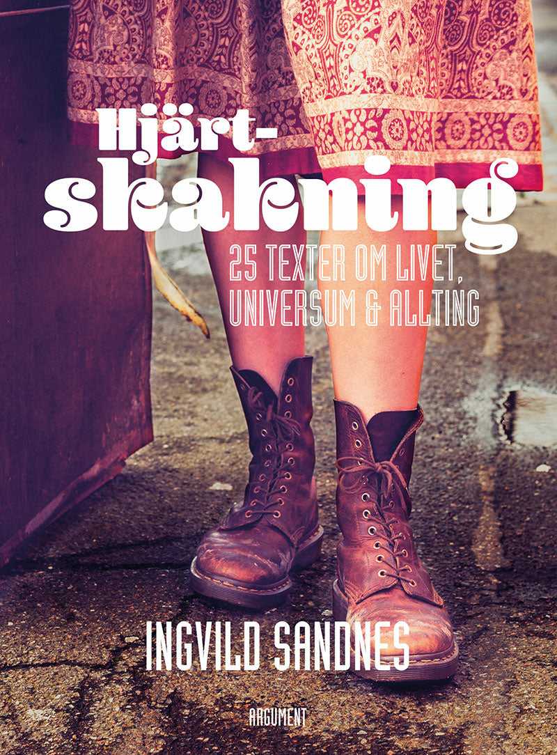 Valokuva kirjasta Ingvild Sandnes Hjärtskakning : 25 texter om livet, universum och allting, kuuluu tuoteryhmään Ruots muu tieto.