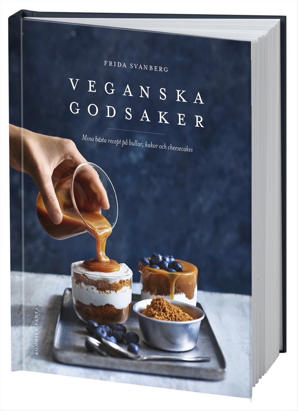 Valokuva kirjasta Frida Svanberg Veganska godsaker : mina bästa recept på bullar, kakor och cheesecakes, kuuluu tuoteryhmään Ruots harrasteet taide.