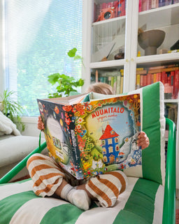 Muumitalo ympäri vuoden. Karusellikirja