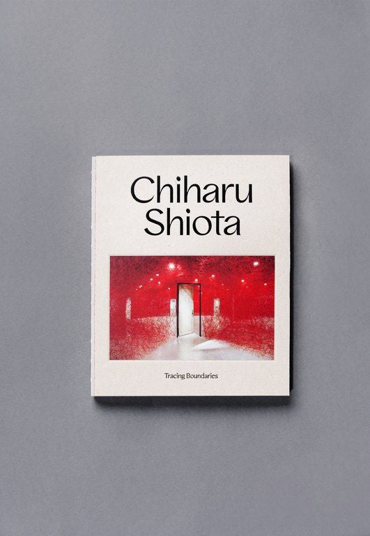 Valokuva kirjasta Pilvi Kalhama / Päivi Karttunen / Chiharu Shiota / Arja Miller Chiharu Shiota, kuuluu tuoteryhmään Taiteet.
