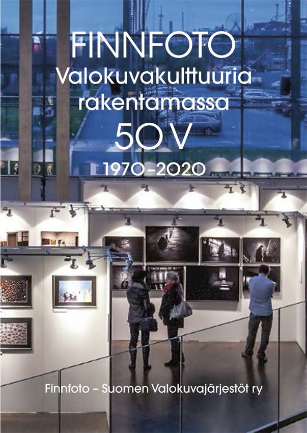 Valokuva kirjasta Leena Saraste Finnfoto 50 v, kuuluu tuoteryhmään Taiteet.