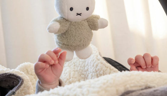 Miffy Fluffy Tärinälelu, vihreä